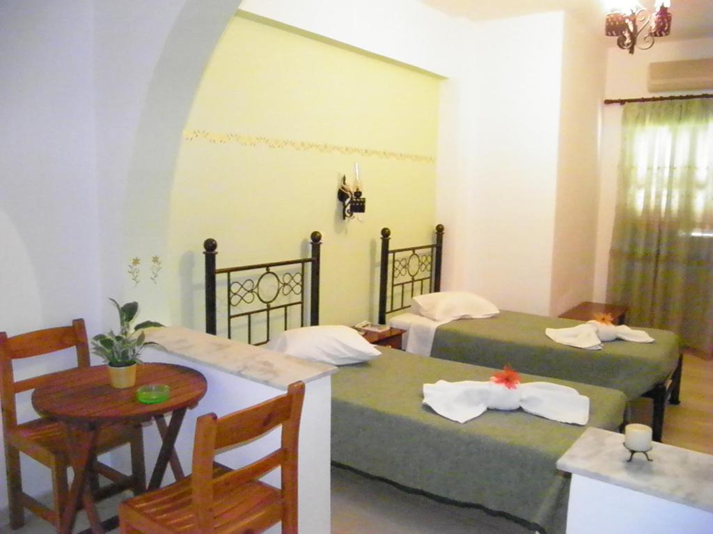 Hotel Mirsini Pansion Karterados  Zimmer foto