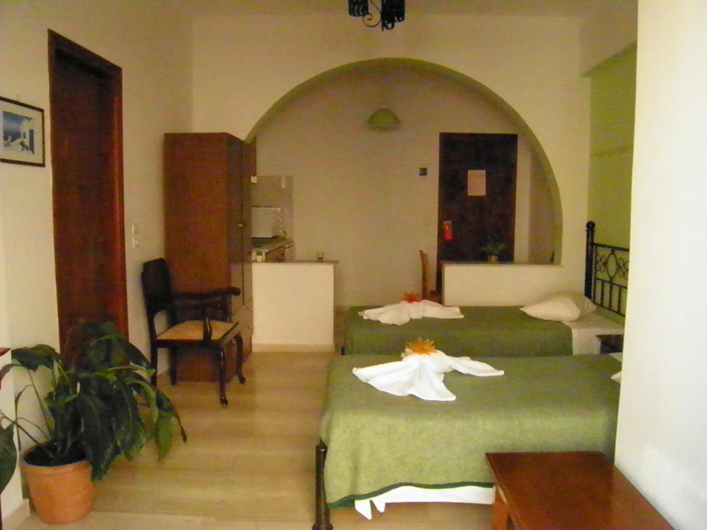 Hotel Mirsini Pansion Karterados  Zimmer foto